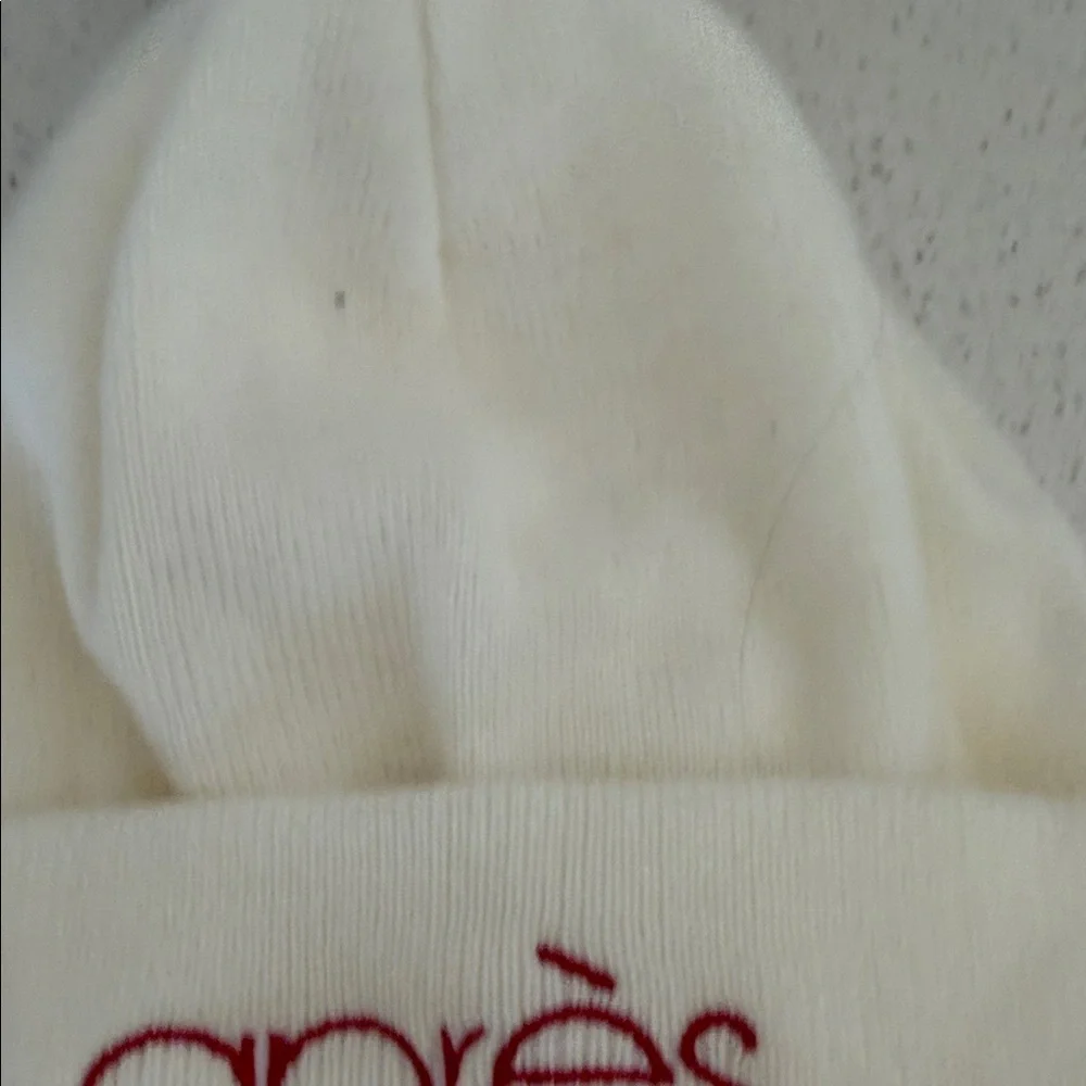 Women’s apres ski White Beanie